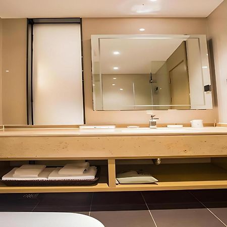 City Comfort Inn Beihai Yintan International Ferry Terminal Екстер'єр фото